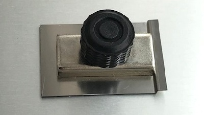 Magnetic substrate guide
